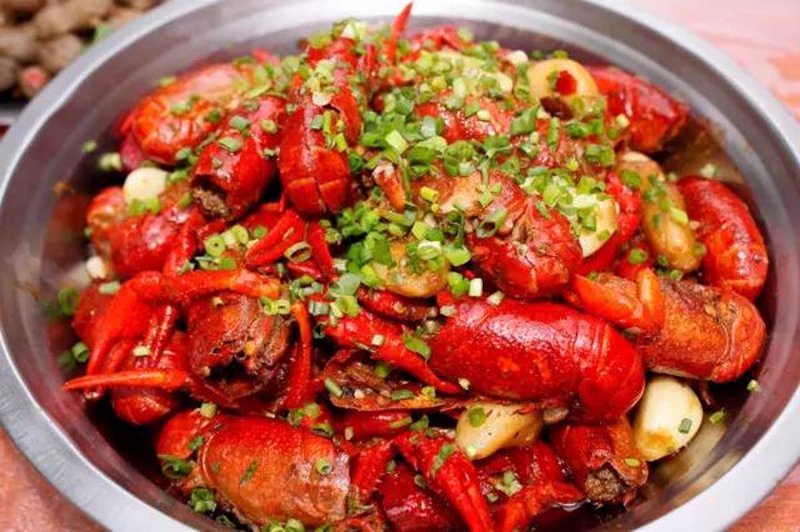花甲粉店:一碗汤里的城市味道